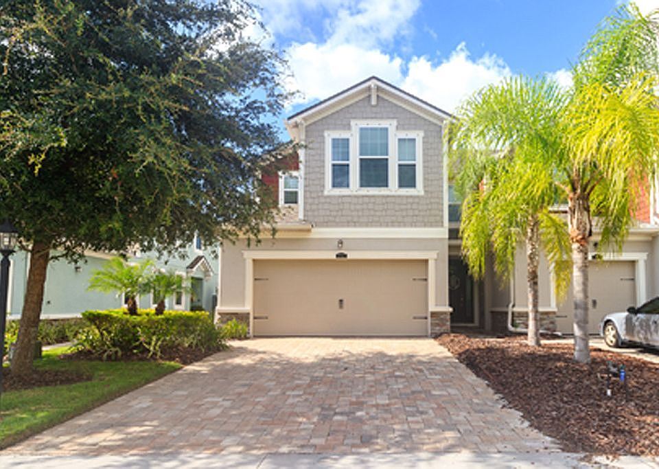 Front view of home
