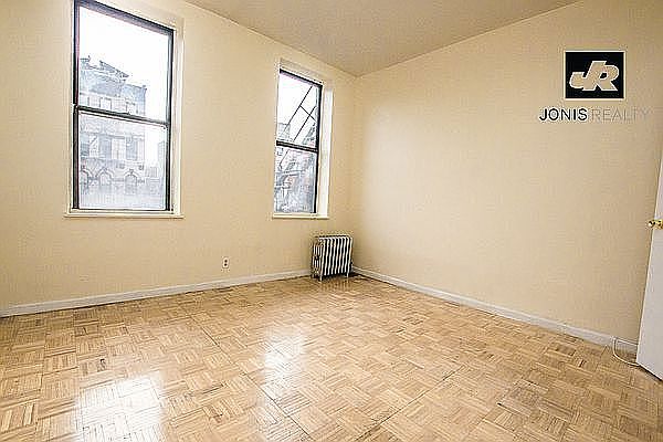 1st image of 129 2nd Ave APT 19