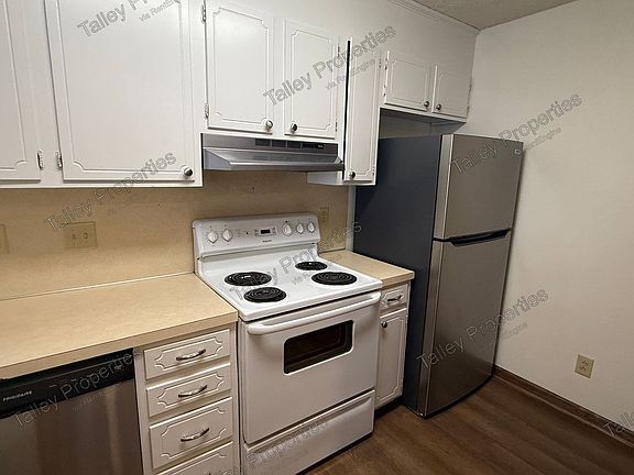 5th image of 2033 Oakdale Rd APT F