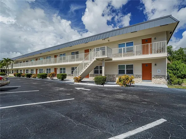923 22nd Pl APT 219, Vero Beach, FL 32960