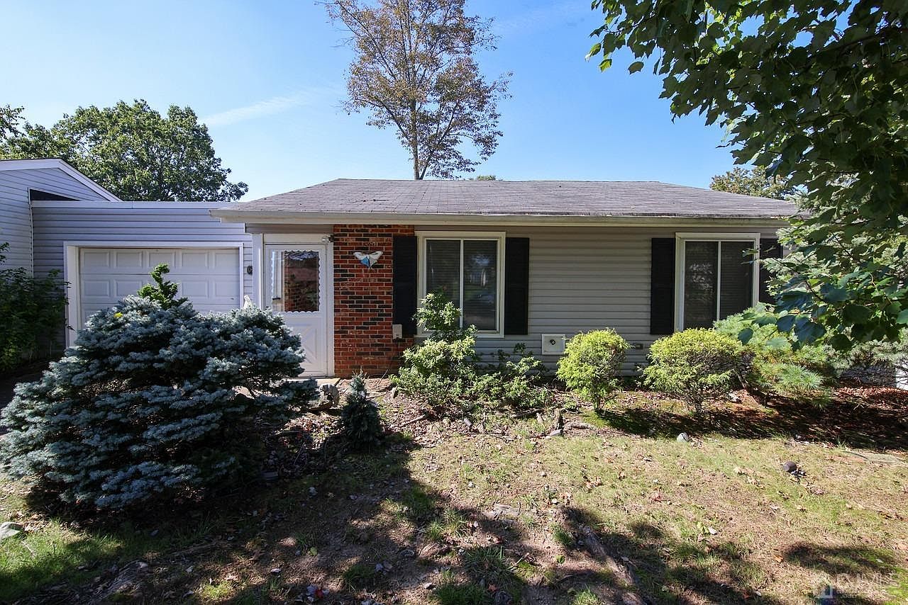 291 B Vernon Rd #B, Monroe Township, NJ 08831 | Zillow