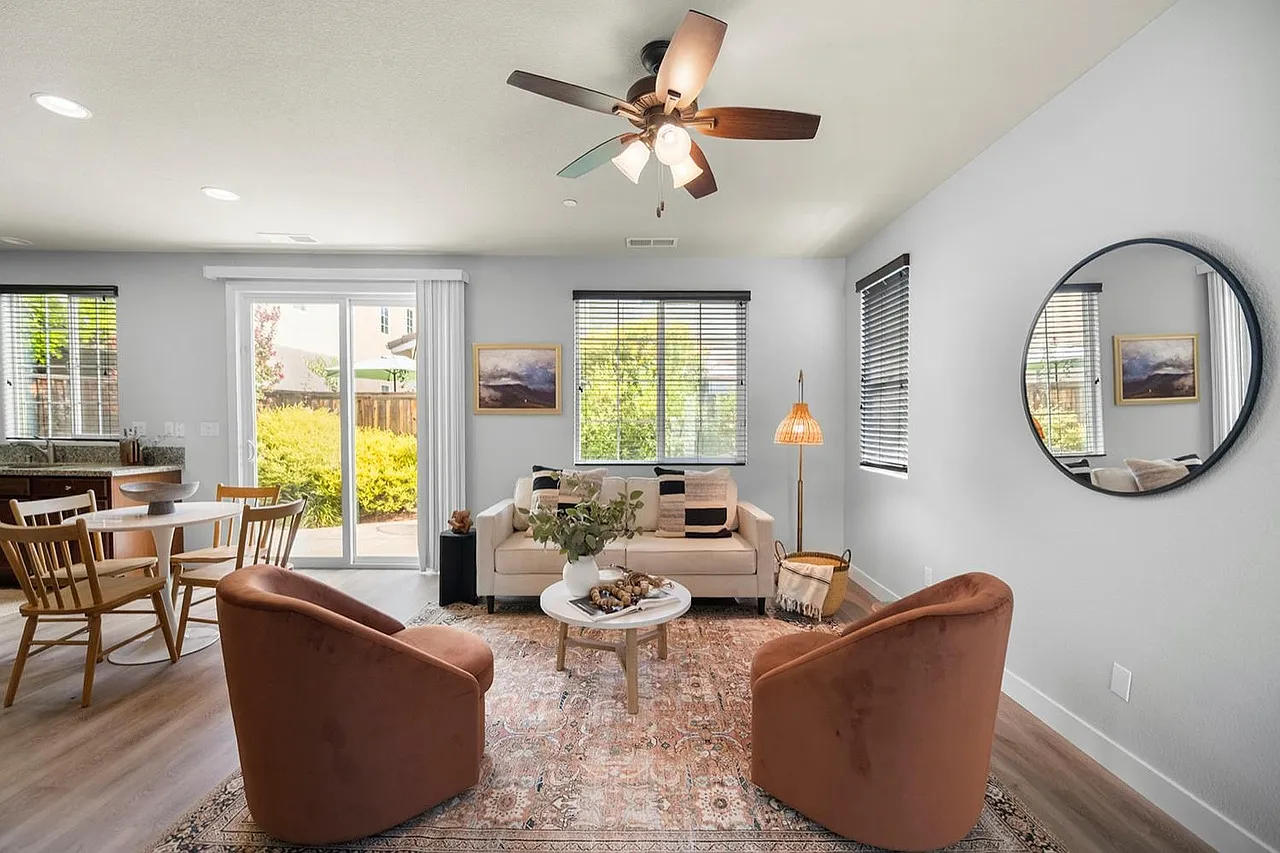 741 Candela Cir — Photo 3