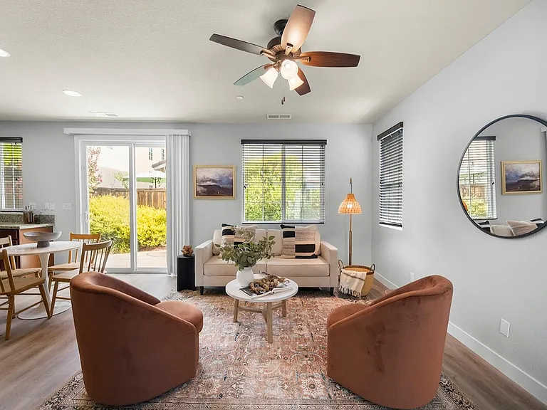 741 Candela Cir — Photo 3