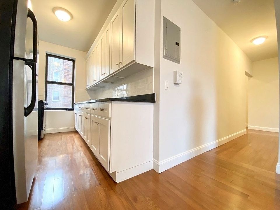 1st image of 272 Lincoln Pl #Dd2