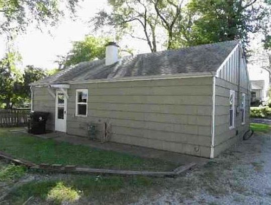 4th image of 3722 N Dayton Ave
