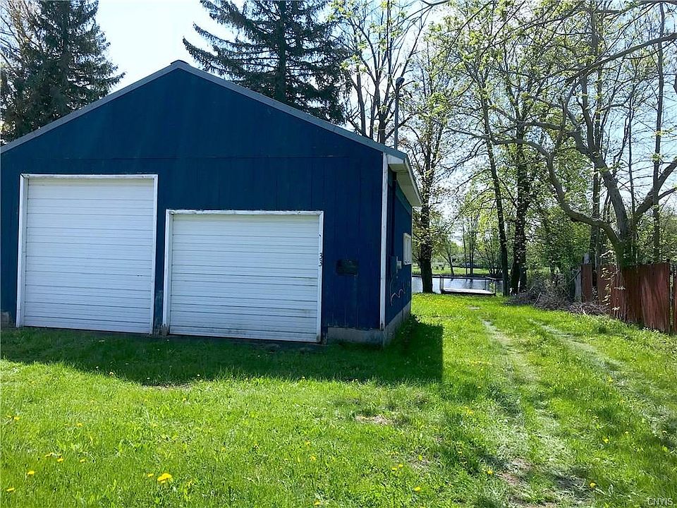 1st image of 33 Manhattan Park Dr