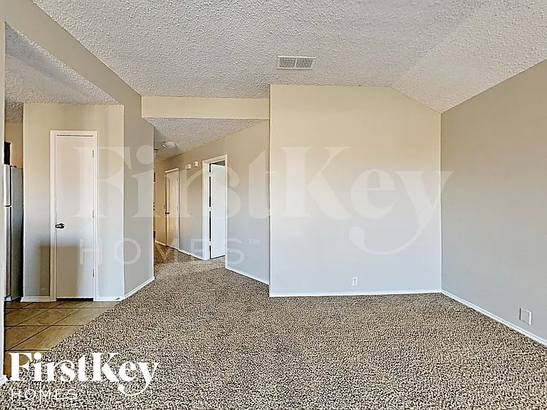 1600 Shady Shores Dr — Photo 4