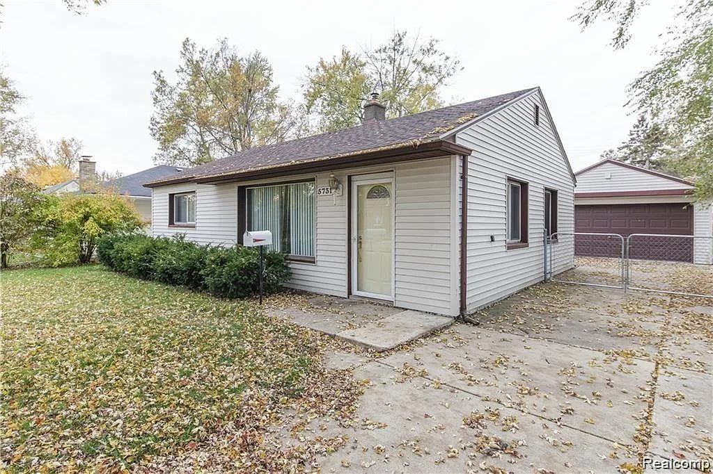 Building Photo - 5731 Fenton St