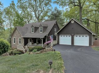 6658 Leffler Ln, Roanoke, VA 24018
