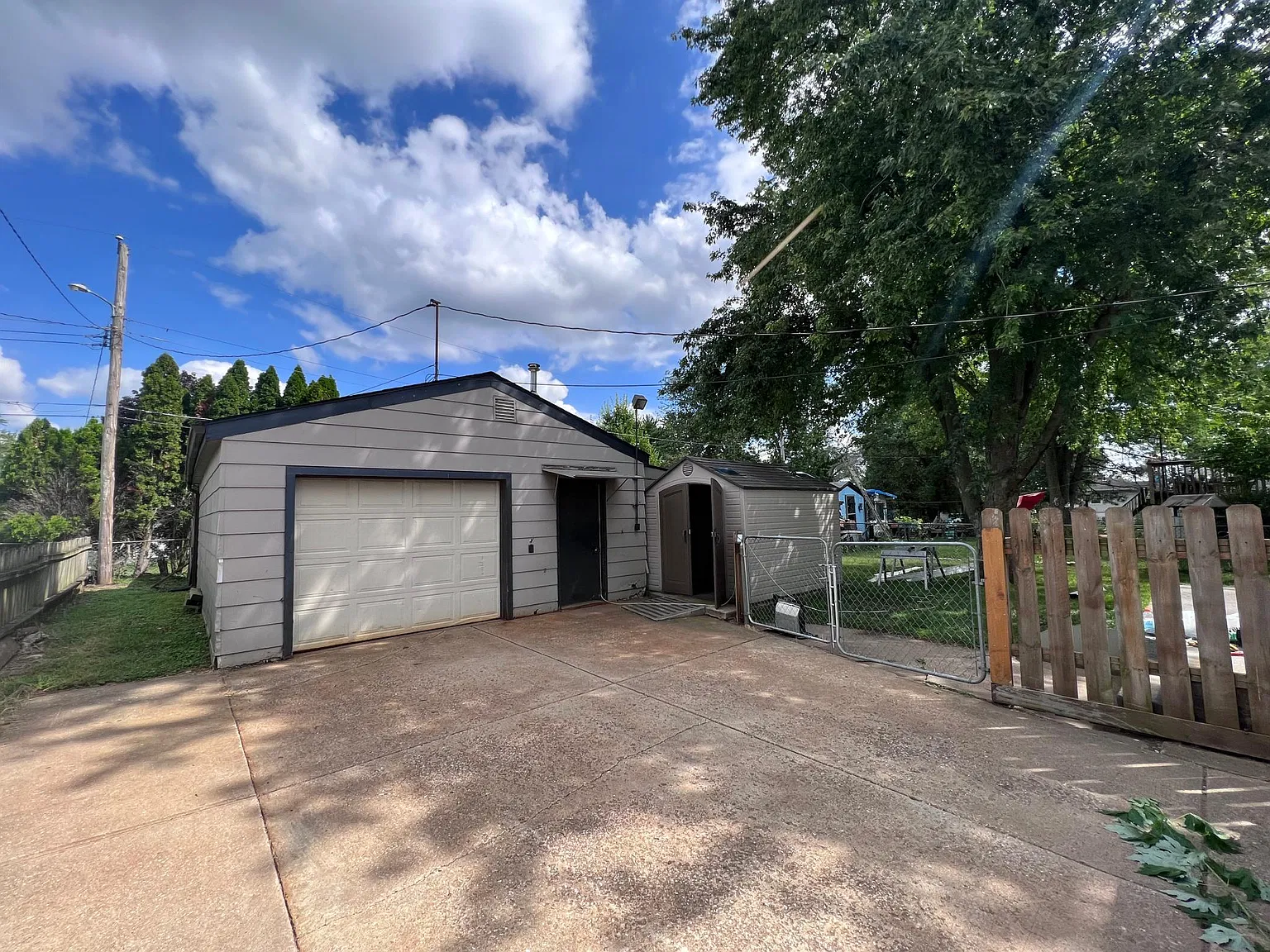 3 bed, 1200 sqft, $1,850 — Photo 2