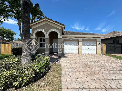 11783 SW 153rd Pl Photo 1
