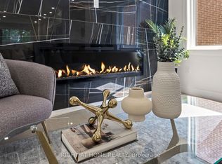 3049 Golden Orchard Dr, Mississauga, ON L4X 2V1