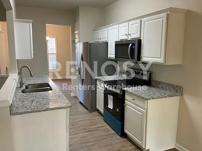 11715 Harsworth Ln — Photo 7