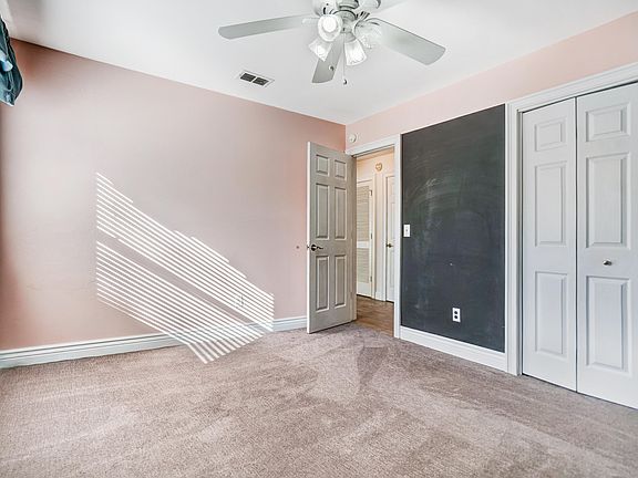 4th image of 10372 Elderberry Dr S