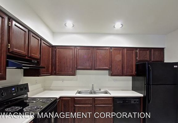 4th image of 75 NW Dogwood St APT 105