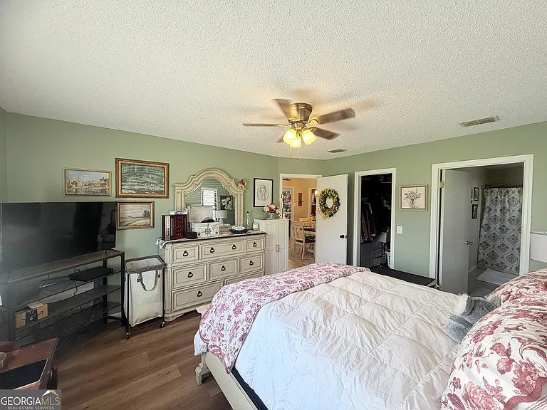 130 Woodvalley Dr — Photo 13