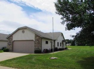 745 Mulligan Dr #B, Osceola, WI 54020