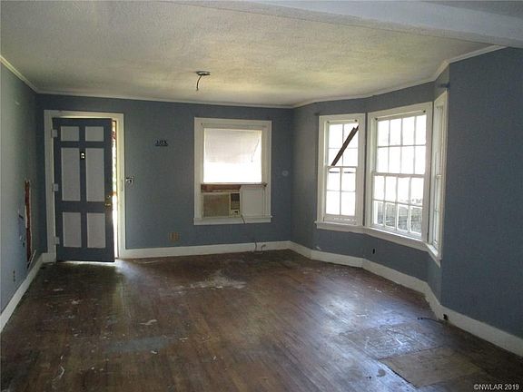 3rd image of 270 E Fairview St