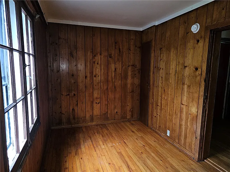 9 Rowley St #3 — Photo 11