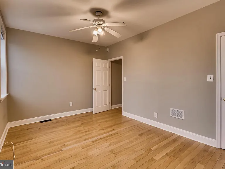 1020 W Lombard St — Photo 10