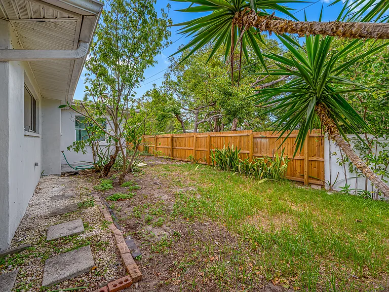 1764 Linwood Cir — Photo 62