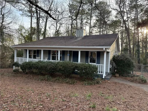 160 Almond Dr, Athens, GA 30607