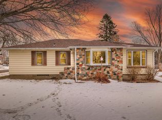 515 County Road B E, Maplewood, MN 55117