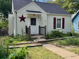 2625 SW Fillmore St, Topeka, KS 66611