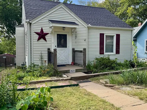 2625 SW Fillmore St, Topeka, KS 66611