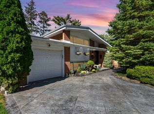 1037 Leilani Dr, Mississauga, ON L4Y2C8
