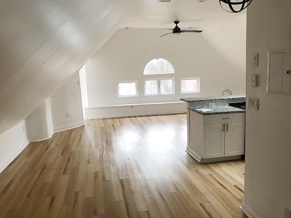 1st image of 1227 Laidlaw Ave APT 3