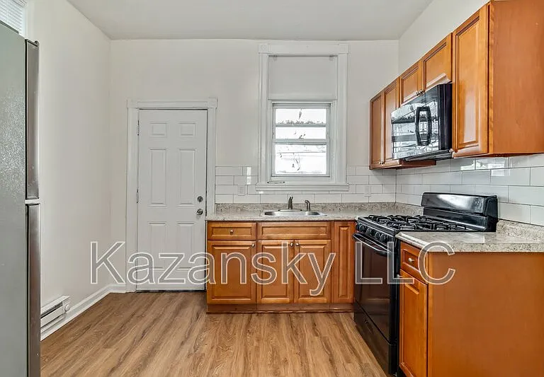 4808 N Franklin St — Photo 1