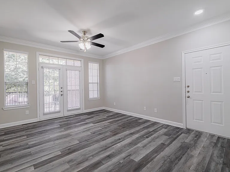 The Village at Bellaire Apartments — Photo 66
