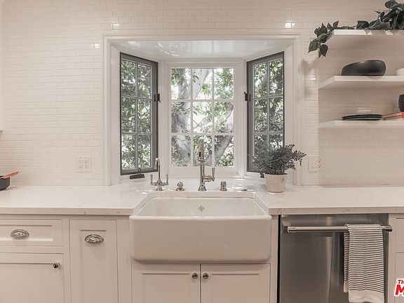 5th image of 316 S Crescent Dr