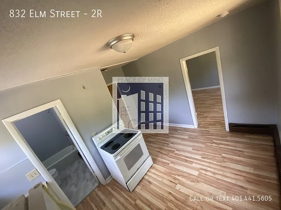 832 Elm St #2R