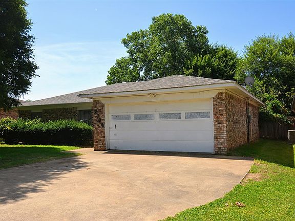 3rd image of 2724 Marta Dr