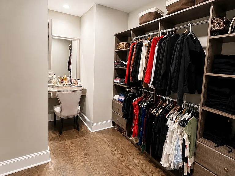 7338 W Clarence Ave — Photo 31