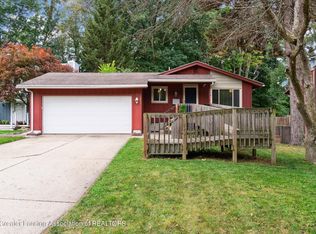 3026 Scarborough Rd, Lansing, MI 48910