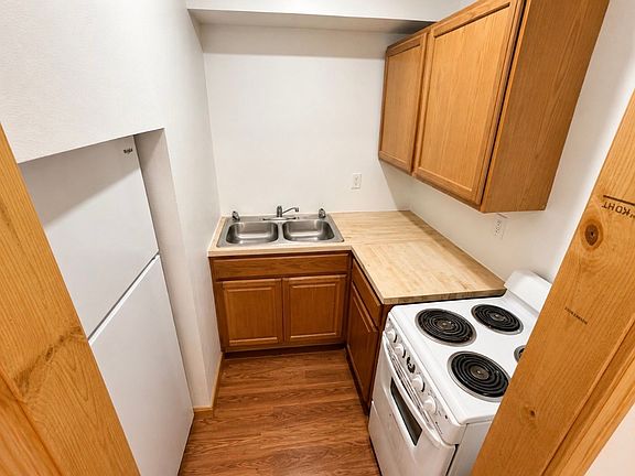 4th image of 612 Bancroft St #618-2