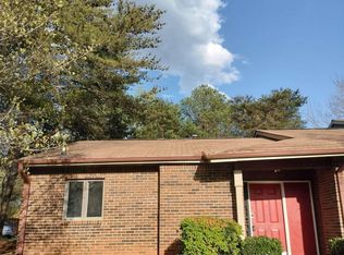 1514 Stoneleigh Cir, Stone Mountain, GA 30088