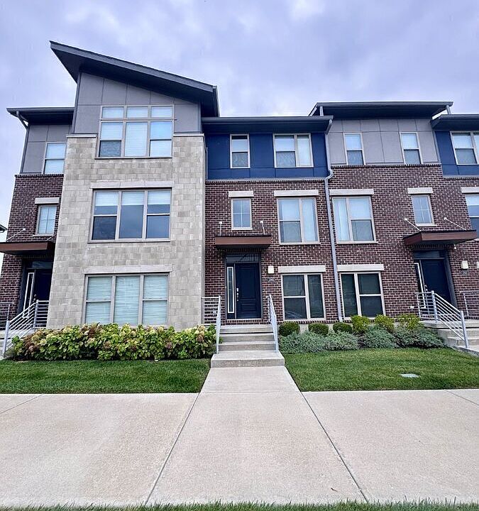 1st image of 12905 Grand Blvd