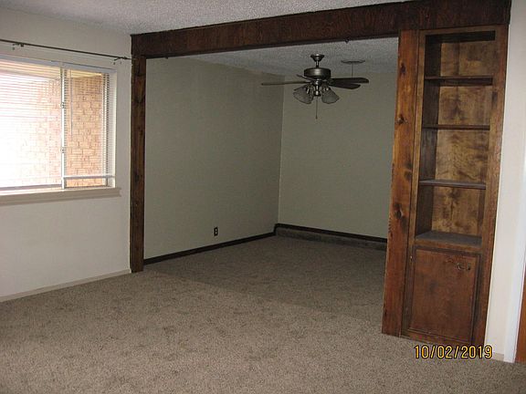 2nd image of 121 Circle Dr