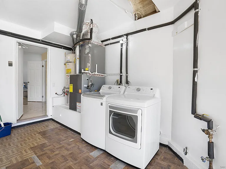8418 Hovenweep Ct — Photo 23