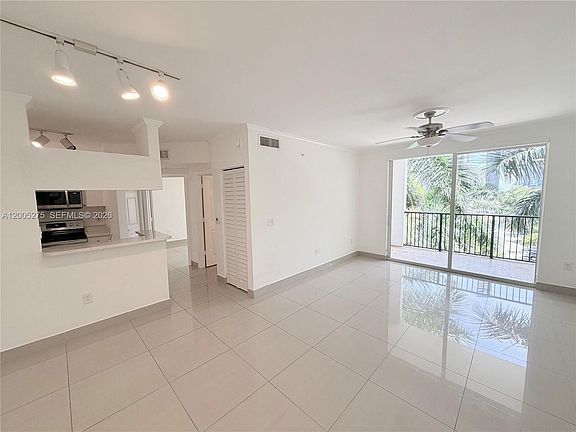 2nd image of 17100 N Bay Rd APT 1517