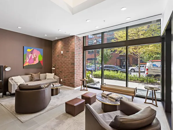 1425 Hudson Street image 19 of 23