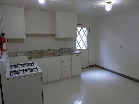 4th image of 1613 1/2 S Empire Way