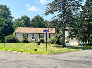 24 Valleyview Dr, Middlefield, CT 06455