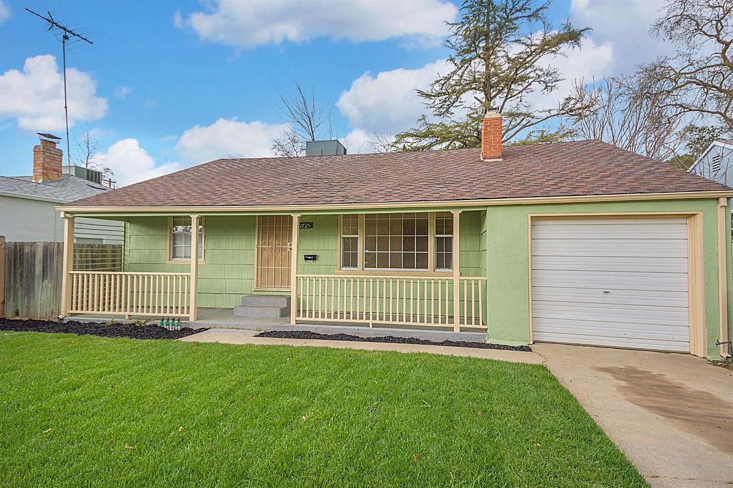 1725 Rosalind St photo 1