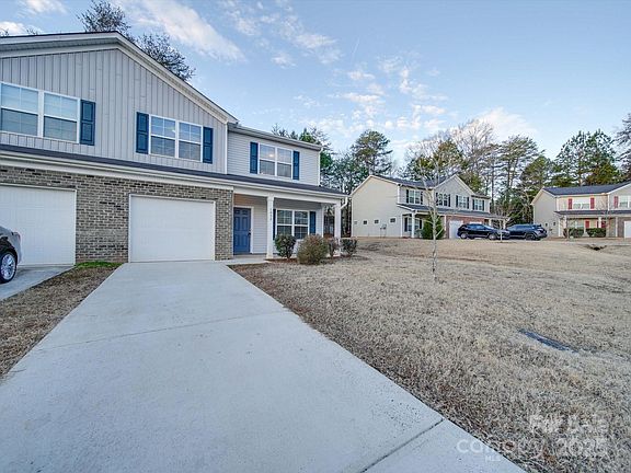 3rd image of 1033 Cedar Village Trl