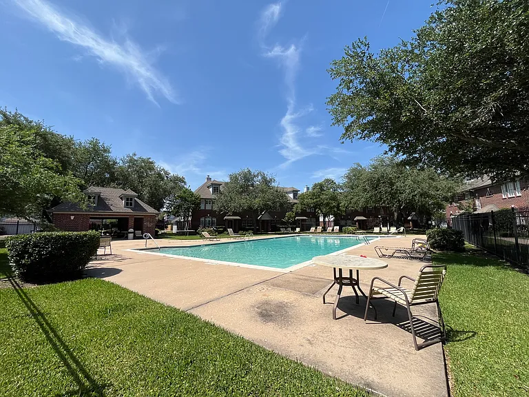 1437 El Camino Village Dr — Photo 5